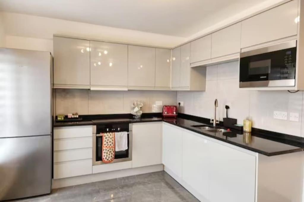 Paradigm House, Delightful 2-Bedroom Flat 4, Oxford Luaran gambar